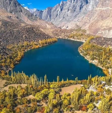 Upper Kachura Lake featured 2