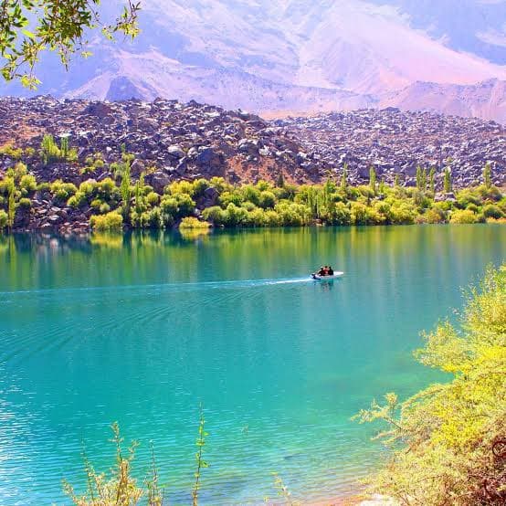 Upper Kachura Lake featured 7