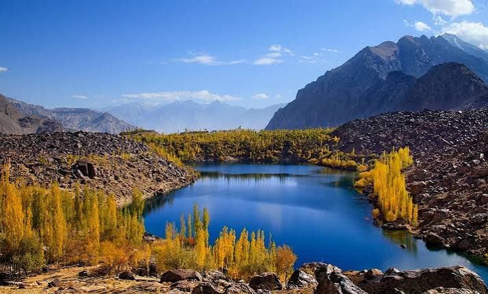 Upper Kachura Lake featured 8