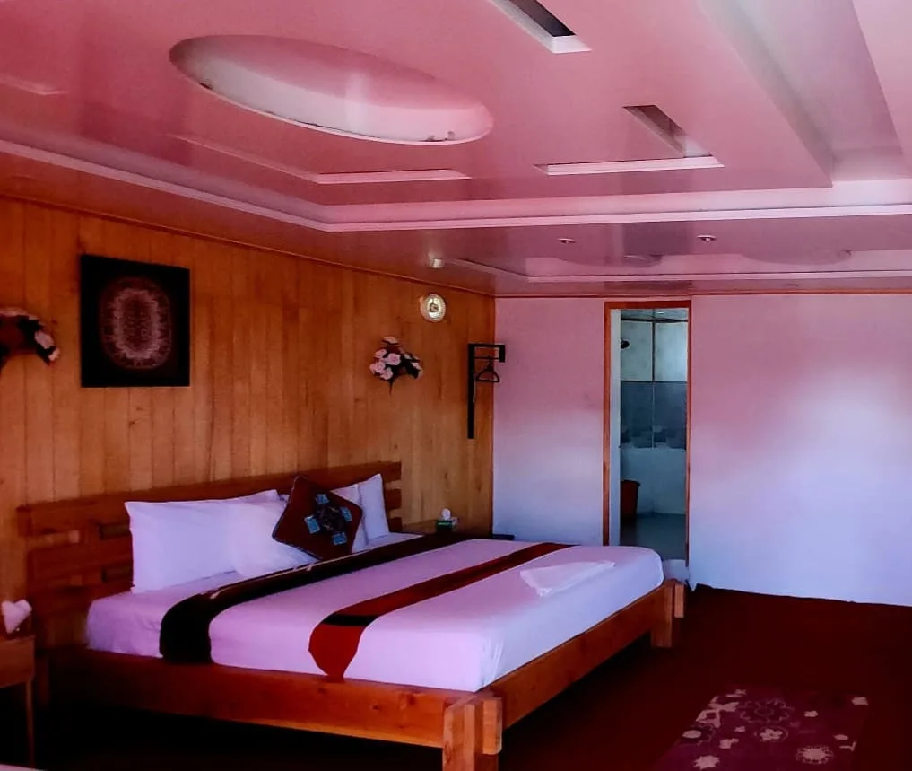 Rainbow Hotel featured 7