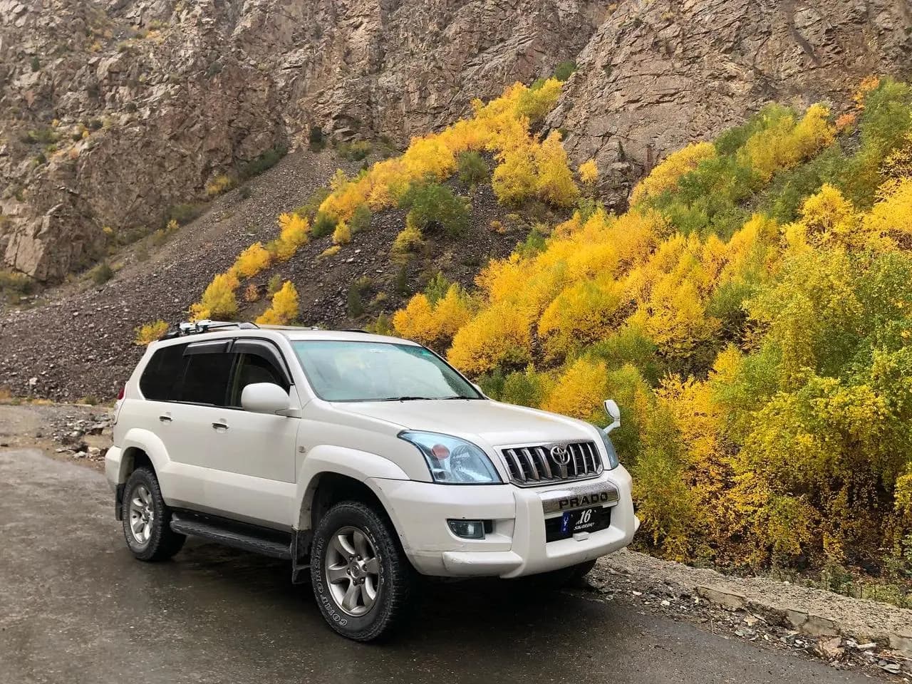 Car Rental in Gilgit-Baltistan – Corolla, Prado & Jeeps